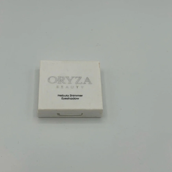 New Oryza Beauty nebula shimmer eyeshadow palette - Picture 1 of 3